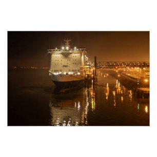 Póster Orgulho do Ferry Hull à Noite – Atmosférico