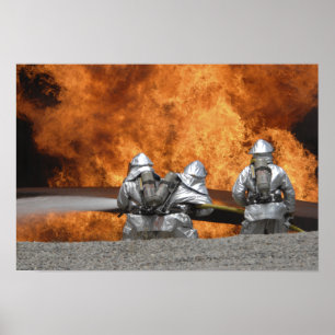 Póster Os bombeiros neutralizam um fogo