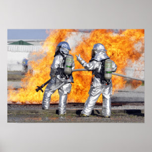 Poster Os sapadores-bombeiros lutam um fogo simulado