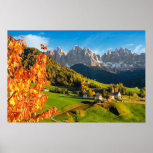 Poster Outono em uma paisagem das dolomites com igreja