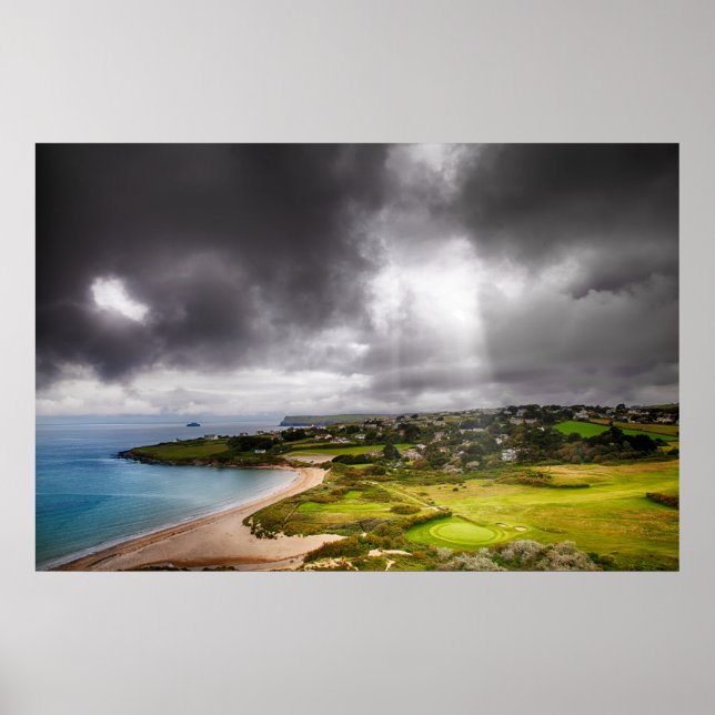 Póster Paisagem com feixe luminoso no campo de golfe (Frente)