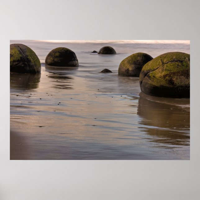 Poster Pedras de Moeraki na Praia (Frente)