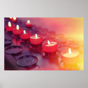 Poster Pequenas velas acesas na igreja católica
