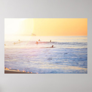 Poster Pessoas surfando na praia