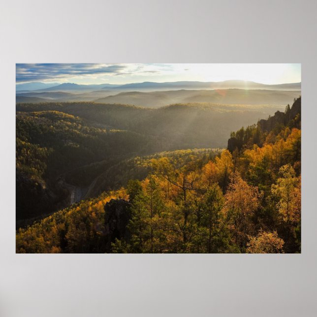Poster photo of a mountainous autumn forest, mountains, p (Frente)