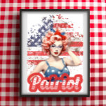 Poster Pin Up Vintage Retro Americano Bonito Girl<br><div class="desc">Esta Poster mostra uma Menina Bonito Pin Up com a menção Patriot. ela foi feita no estilo de retrô vintage,  que é muito interessante atualmente,  com uma bandeira americana também no estilo vintage. Esperamos que você goste!</div>