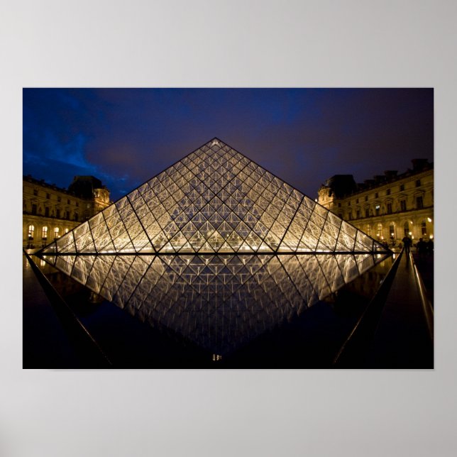 Poster Pirâmide do Louvre pelo arquiteto I.M. Pei em (Frente)