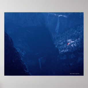 Póster Planador de cair acima das montanhas