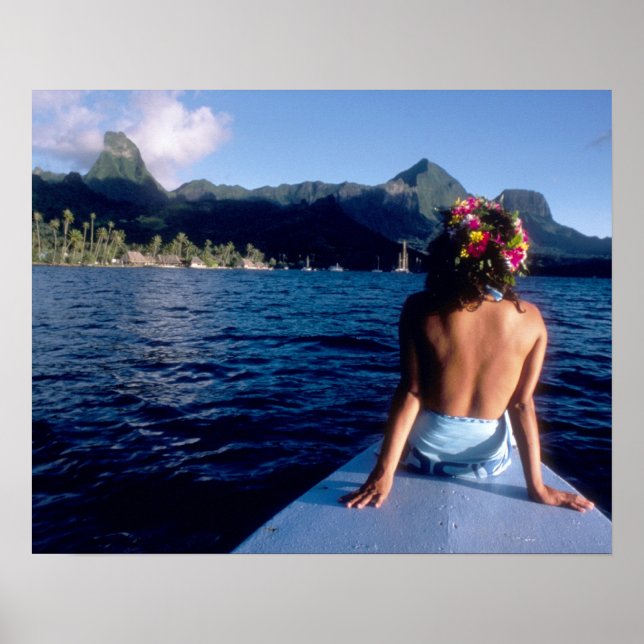 Poster Polinésia Francesa, Moorea. Mulher desfrutando da  (Frente)