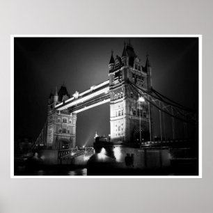 Póster Ponte da Torre de Londres Preta e Branca à Noite