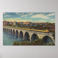 Ponte sobre o arco de pedra que atravessa o comboi