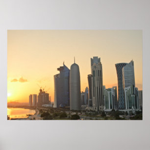Póster Pôr do sol sobre a silhueta de Doha, Qatar