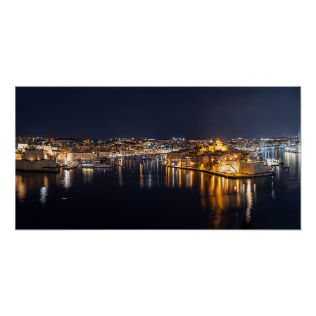 Póster Porto de Malta iluminado à noite (Frente)