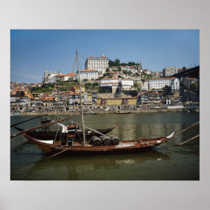 Póster Portugal, Porto, Boat With Wine Barrels