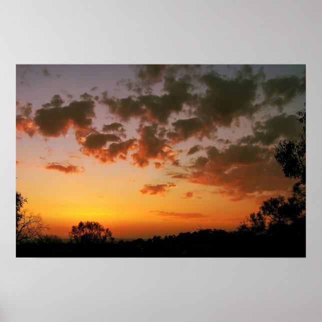 Póster Pôster de Nuvens Flutuantes ao Pôr do Sol (Frente)