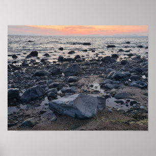 Poster - praia rochosa no pôr do sol