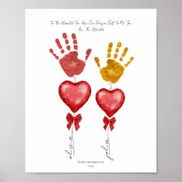 Poster Presente do Dia das Mães com a marca da mão, coraç