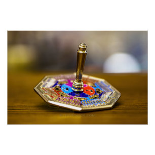 Póster Presente SlipperyJoe Hanukkah dreidel base octogon