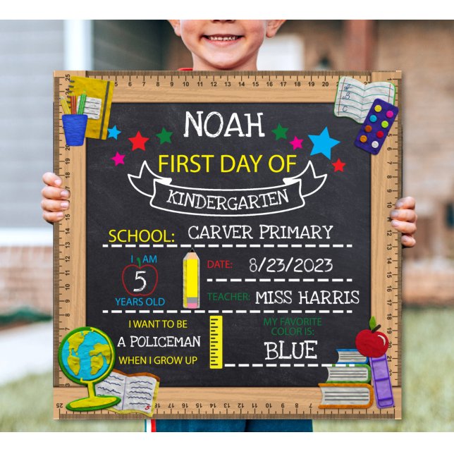 Poster Primeiro Dia de Enchimento Escolar em Vazios (First Day of School Fill In Blanks Chalkboard Poster
)
