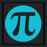 Poster Primeiros 10.000 dígitos de Pi, azul em preto<br><div class="desc">Este design apresenta os primeiros 10.000 dígitos do famoso número e símbolo matemático, Pi. Os números são escritos em branco, sobre um fundo preto. O símbolo Pi é colocado dentro a um círculo azul. Isso é muito importante e simbólico, pois Pi deriva da divisão da circunferência de um círculo e...</div>