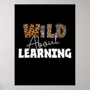 Poster Professora Oferece Presente Sobre Aprendizagem