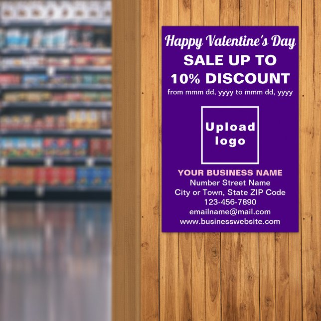 Poster Promoção do Dia dos Namorados em Cartaz Roxo (Business Valentine sale on purple poster. Signage to attract more customers.)