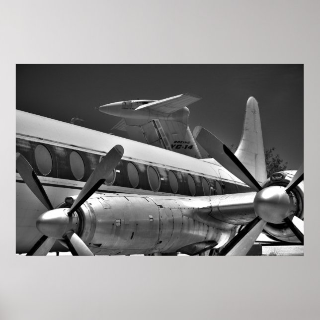 Póster Props & Tails em Preto e Branco (Frente)