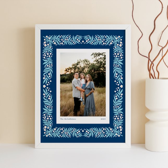 Poster Quadro Floral de Arte de Folha Azul do marinho com (Navy blue Scandinavian folk art style frame with custom photo and text caption)
