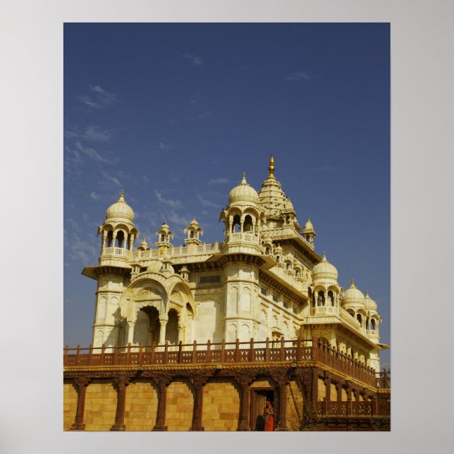 Póster Rajasthan, Índia Uma mulher em pé e aciente (Frente)