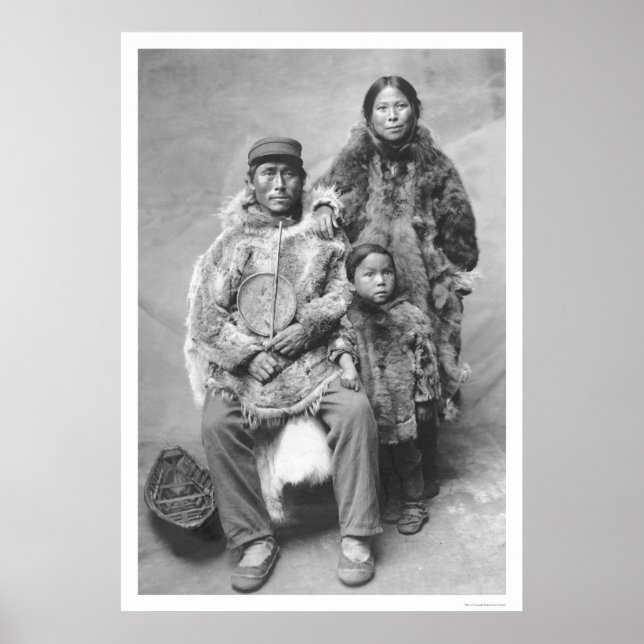 Póster Retrato da Família Eskimo 1921 (Frente)