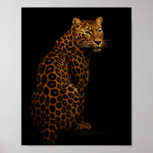 Poster Retrato Elegante de Leopardo em Fundo Preto