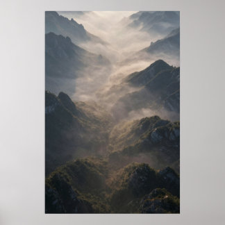Poster Ridge lines dissolving into morning fog. Soft and