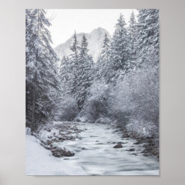 Poster Rio fluindo pela floresta de inverno Mojstrana