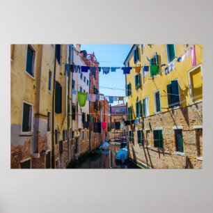 Poster Rua em Veneza com roupa lavada com roupa lavada na