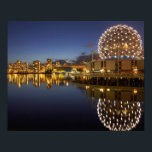 Póster Science World e CBD refletidos em False Creek,<br><div class="desc">COPYRIGHT David Wall / DanitaDelimont.com | CN02 DWA0002.jpg | Science World e CBD refletidos em False Creek,  Vancouver,  British Columbia,  Canadá</div>