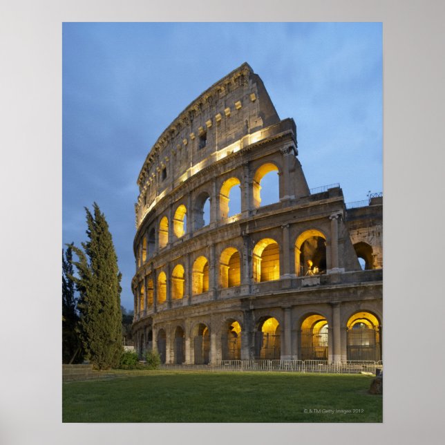 Póster Seção iluminada do Coliseu ao anoitecer. (Frente)