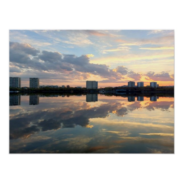 Póster Silêncio Dourado — Reflexo Urbano (Frente)