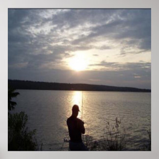 Póster Silhueta do homem pescando no pôr do sol