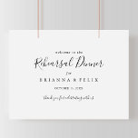 Poster Simples sinal de boas-vindas do Janto de ensaio mi<br><div class="desc">Este simples sinal de boas-vindas ao janto de ensaio minimalista é perfeito para um ensaio de casamento moderno. O design simples e elegante apresenta a tipografia de scripts clássicos e ricos em preto e branco.</div>