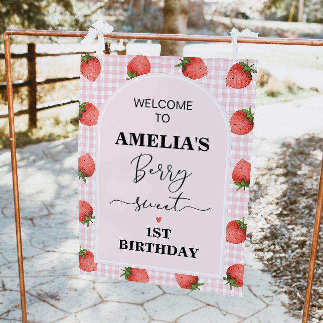 Póster Sinal de boas-vindas do primeiro aniversario Gingh (Modern pink and red our berry sweet 1st birthday welcome sign strawberries and pink gingham pattern)