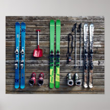 Skis, Boots, Equipamento de Esqui pendurado na Par