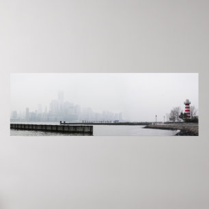 Póster Skyline de Manhattan na névoa com farol