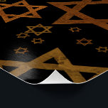 Póster SlipperyJoe's Happy Hanukkah várias estrelas de Da<br><div class="desc">Feliz Hanukkah de SlipperyJoe várias Estrelas do padrão David Celebração artística herança de identidade judaica Hebraico Chanukah dá decorações símbolo significativo Judaísmo religião de vários tamanhos tons dourados castanhos visualmente atraente design</div>