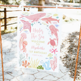 Poster Sob o primeiro aniversario Sea Girls Bem-Vindo