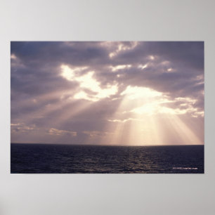 Poster Sol de ajuste que brilha através das nuvens sobre