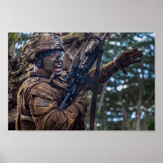 Poster Soldados participam de exercícios de incêndio ao v (Frente)