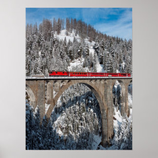 Poster Suiça das montanhas cobertas pela neve do pino ver