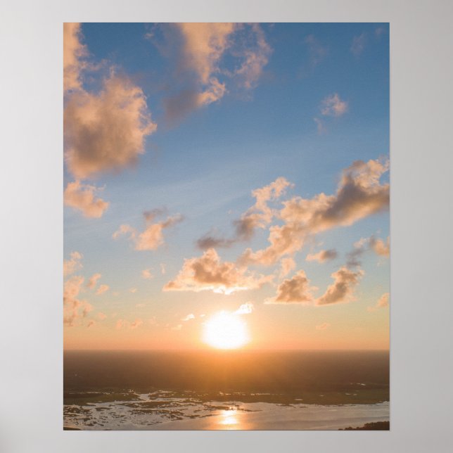 Poster Sunbeams, Sunrise, Céu Azul, Imagem de Nuvens Fluf (Frente)