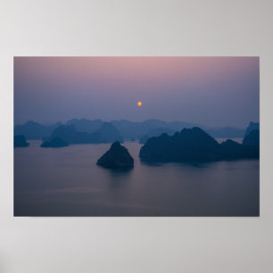 Poster Sunset over Hao longo da Baía - Vietname, Ásia
