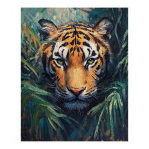 Tigre Majestoso na Folhagem da Selva